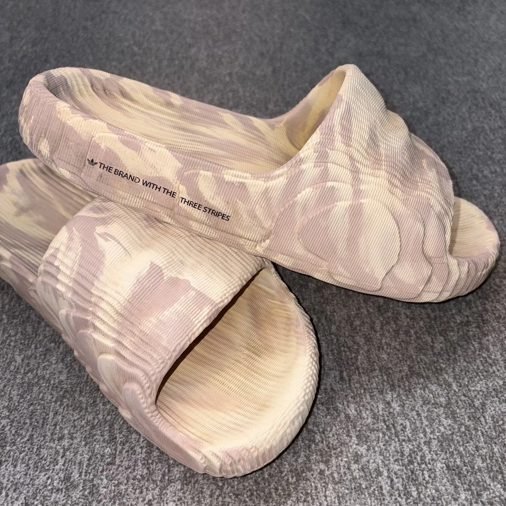 adidas Adilette Men's Beige Slide Sandals US 10 Synthetic Lightweight Slip-On